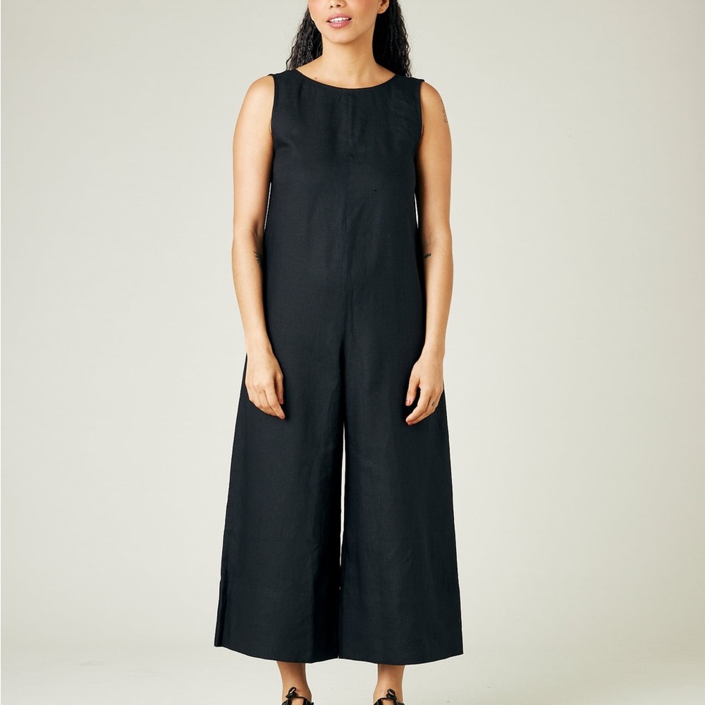 BEYOND NINE NWT VIVIENNE BLACK LINEN JUMPSUIT NWOT